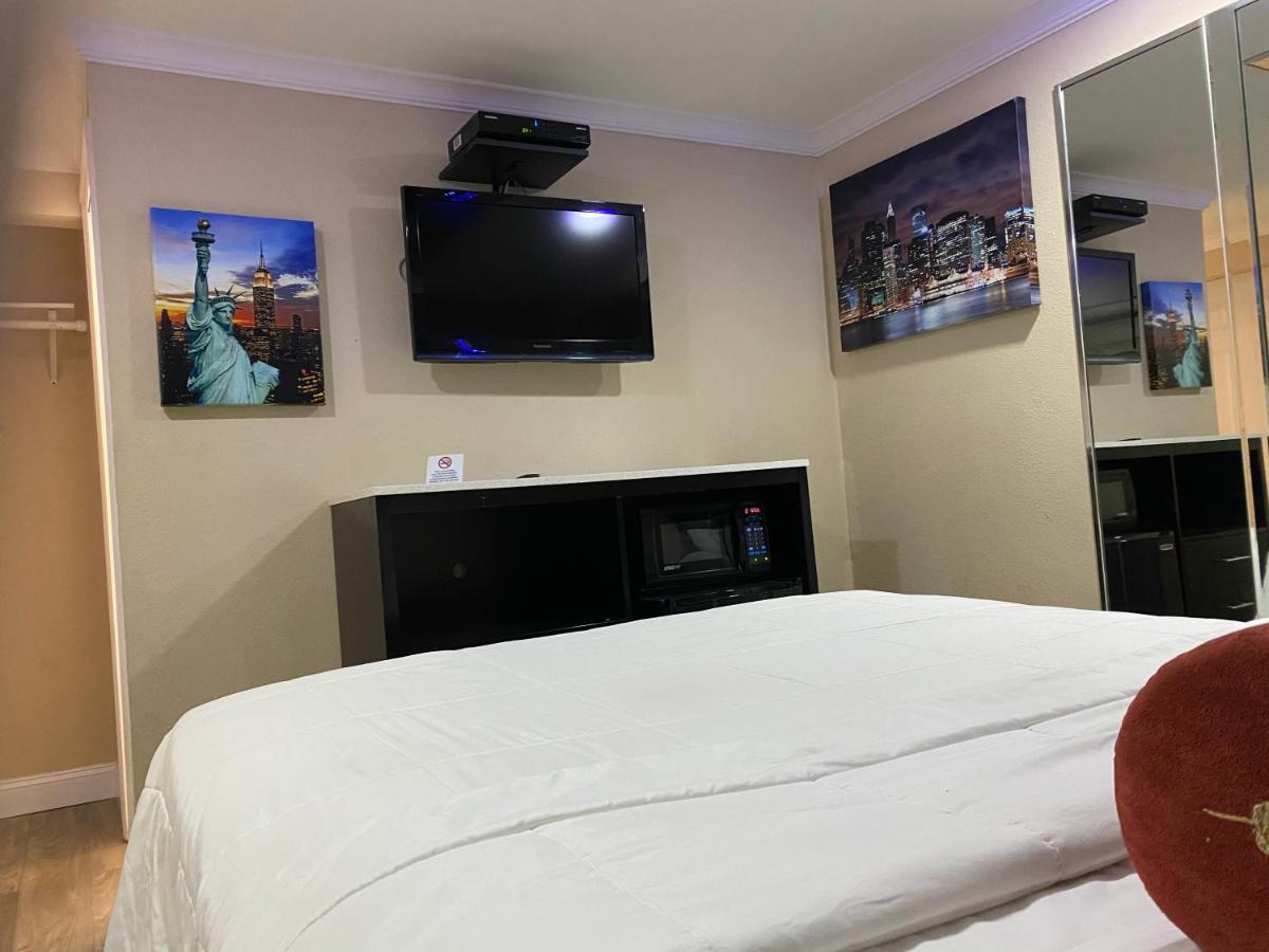 Relax Inn North Babylon Luaran gambar